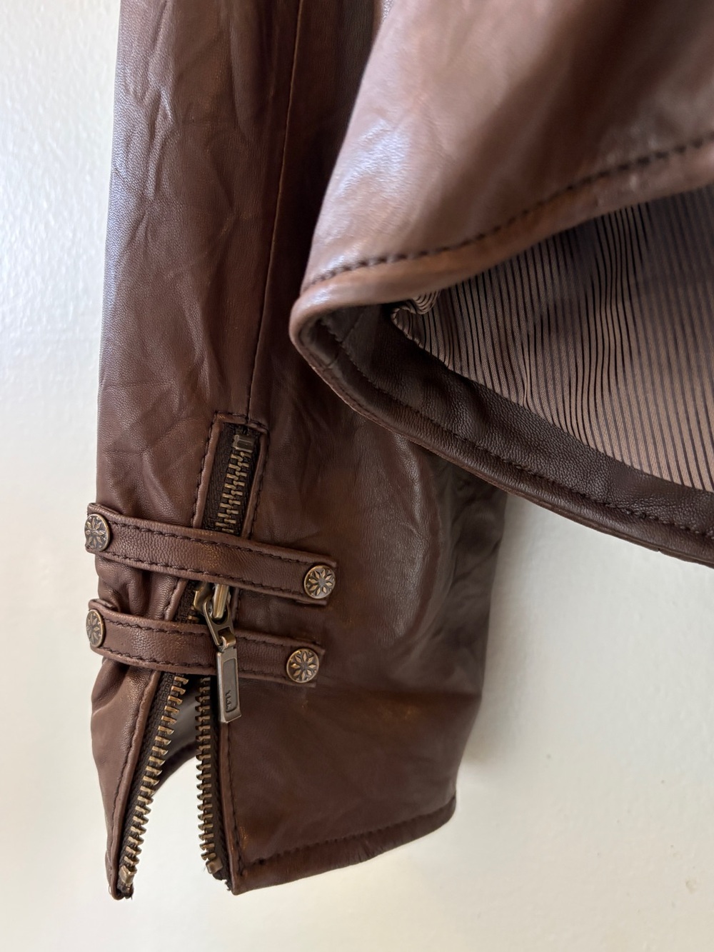Vintage Danier Buttery Soft Leather Jacket In a Rich Chocolate Brown Size L Fall - Picture 6 of 15